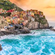 Cinque Terre ©Luciano Mortula-LGM, AdobeStock Cinque Terre bei Sonnenuntergang