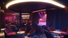 Mein Schiff Relax_InTUItion_La Cage Bar Buehne(c)TUICRUISES Mein Schiff Relax_InTUItion_La Cage Bar Buehne(c)TUICRUISES