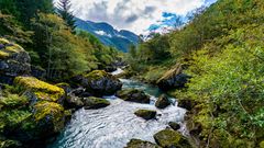 Folgefonna-Nationalpark, Fluss mit Gletscherwasser