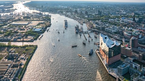 Hamburg ©www.mediaserver.hamburg.de, A. Vallbracht Luftaufnahme mit Elbphilharmonie