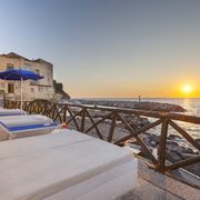 Hotel Piccolo Paradiso Terrasse ©michelangelo int travel, derschmidt, momento Entspannen auf der Terrasse mit Blick auf das Meer und den Sonnenuntergang im Hotel Piccolo Paradiso bei Sorrent in Italien