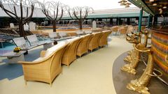 MS Oosterdam, Außendeck mit Bar
