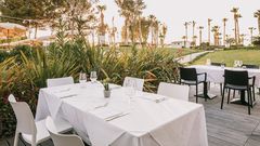 Hotel Mangias Himera Resort, Restaurant im Freien