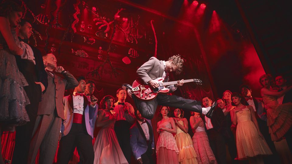 Zurück in die Zukunft, Caden Brauch (Marty McFly) and Company ©Matt Crockett, Stage Entertainment Zurück in die Zukunft, Caden Brauch (Marty McFly) and Company