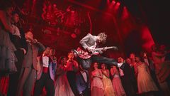 Zurück in die Zukunft, Caden Brauch (Marty McFly) and Company ©Matt Crockett, Stage Entertainment Zurück in die Zukunft, Caden Brauch (Marty McFly) and Company