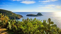 Wanderweg bei Capoliveri mit Blick auf die Cala dellInnamorata