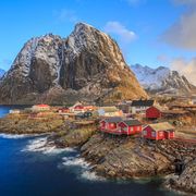 Lofoten ©underwaterstas, fotolia.com Fischerdorf auf den Lofoten