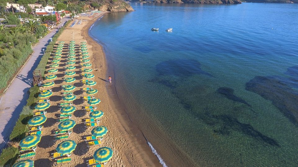 Hotel & Residence Le Acacie, Strand