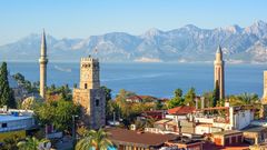 Antalya mit Taurusgebirge