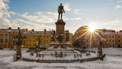 Blick auf den Senatsplatz in Helsinki