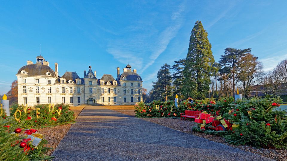 Cheverny, weihnachtlich dekorierter Garten