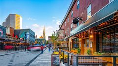 Halifax_Argyle Street ©Tourism Nova Scotia, Photographer Acorn Art & Photography Halifax Argyle Street