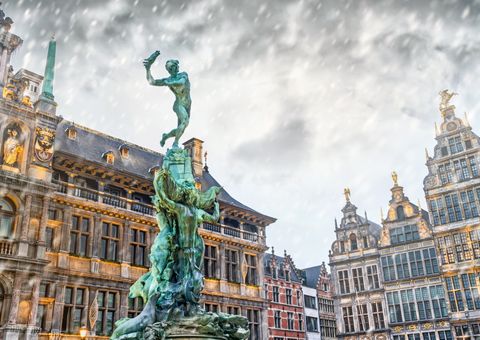 Antwerpen - Schneetreiben auf dem Grote Markt copy