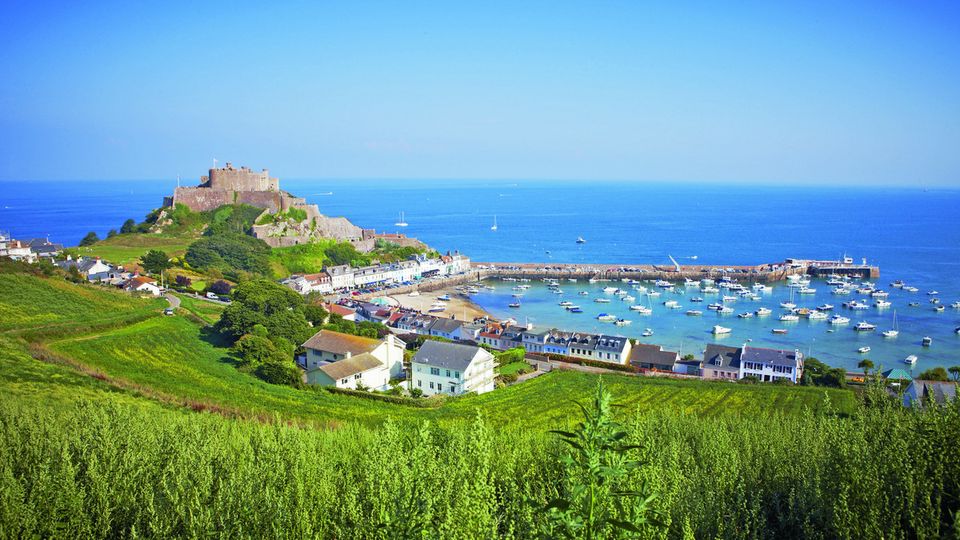 Mont Orgueil Castle, Gorey ©Danny Evans, Jersey.com Mont Orgueil Castle, Gorey