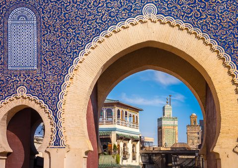 Fes, Blaues Tor ©gatsi, AdobeStock Fes, Blaues Tor