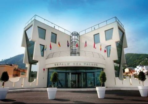 Blick auf den Eingangsbereich im Hotel Sea Palace auf Sizilien in Italien