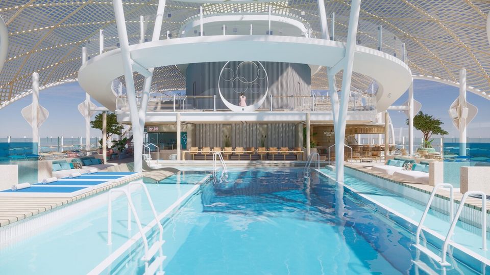Mein Schiff Relax_InTUItion_Marcoon und Pool(c)TUICRUISES Mein Schiff Relax_InTUItion_Marcoon und Pool(c)TUICRUISES