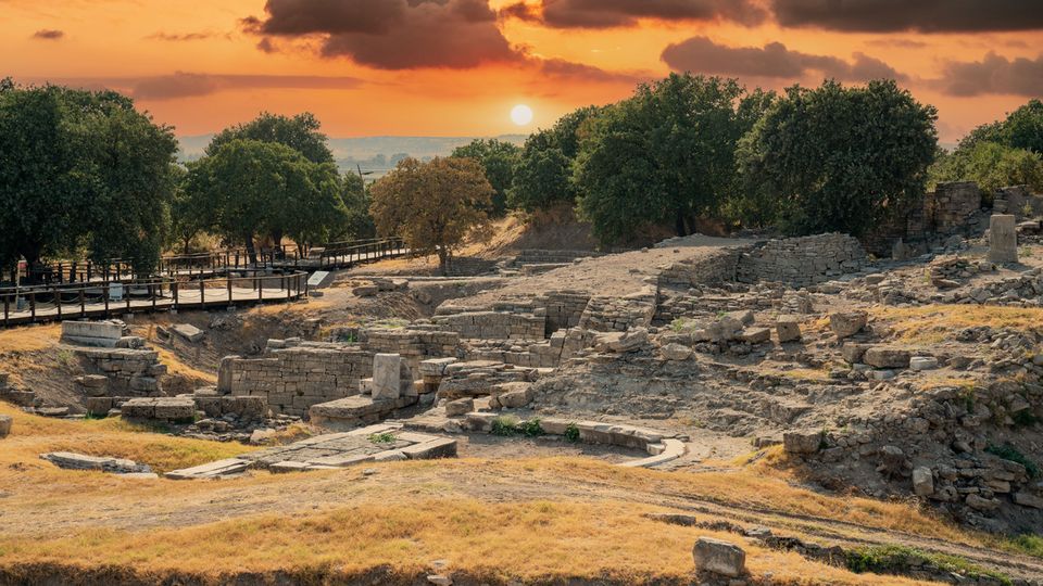 Archäologische Ausgrabungen in Troia