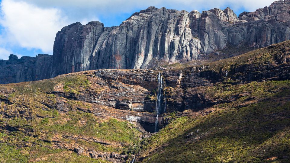 Wasserfall im Gebirge