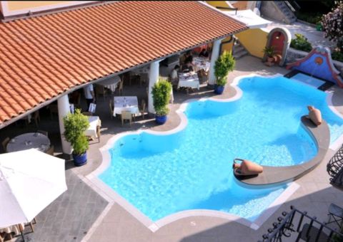 Lipari_Arciduca_pool